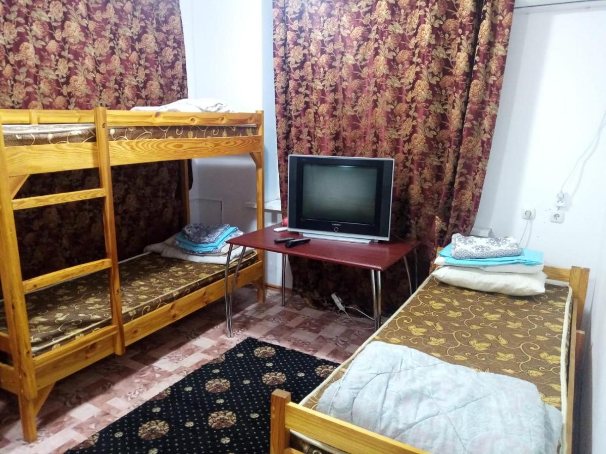 Hostel Raikhan Atyraū Екстериор снимка
